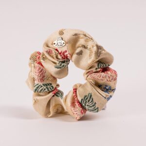 Scrunchie broccato sardo versione beige